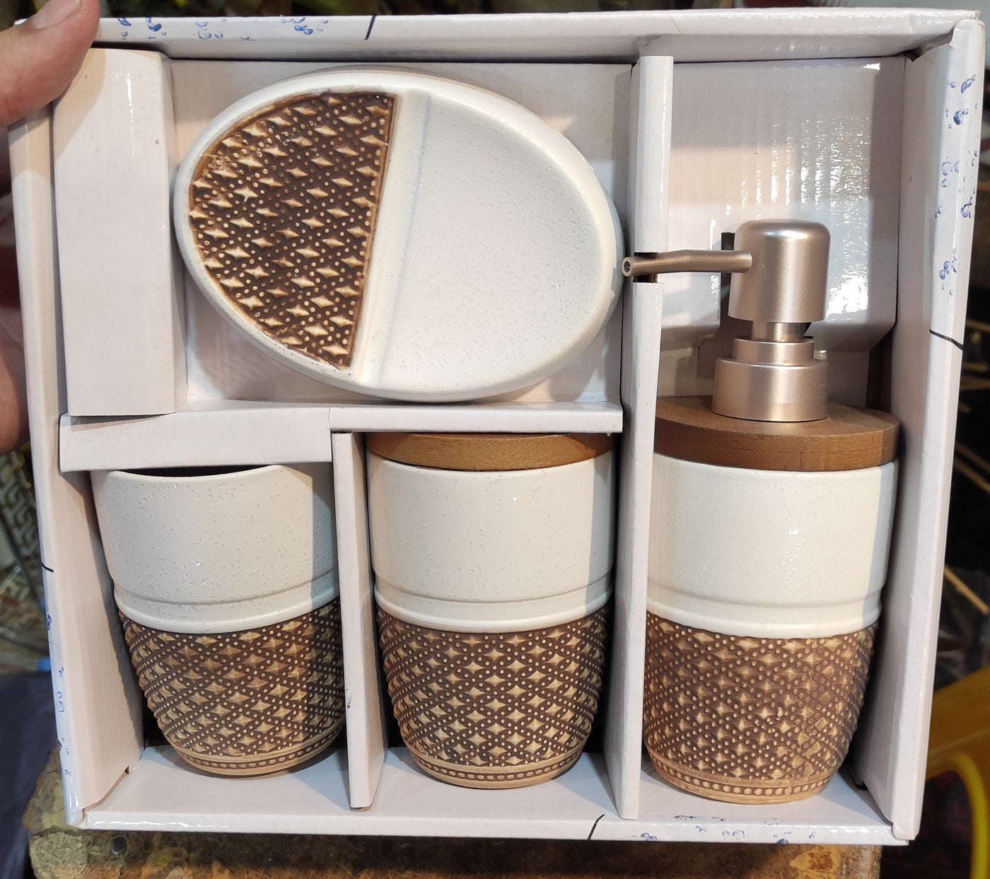 Luxury 4-Piece Ceramic Bathroom Set – Black & Gold Finish