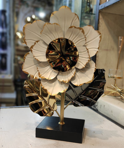 Golden & White Metal Flower Table Décor – Modern Home Accent Piece