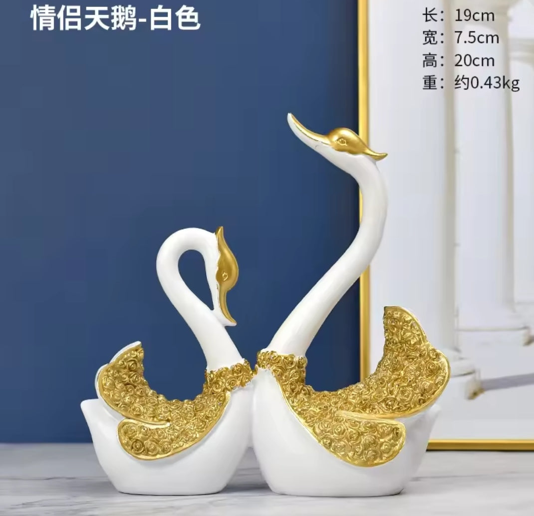 Luxury Black & Gold Swan Couple Showpiece – Elegant Home Decor Ornament