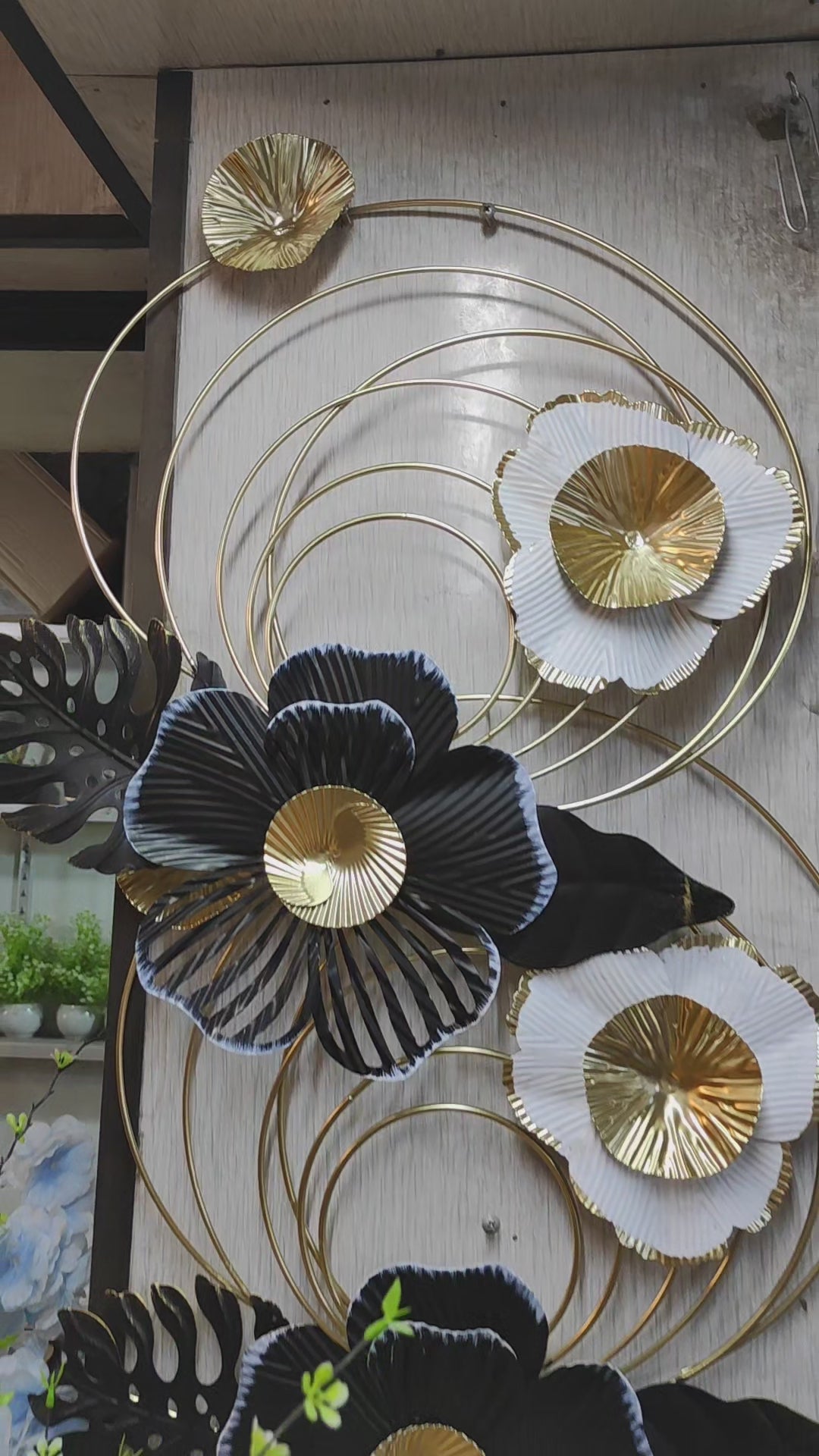 🪻 Elegant Floral Metal Wall Art – 16in x 18in