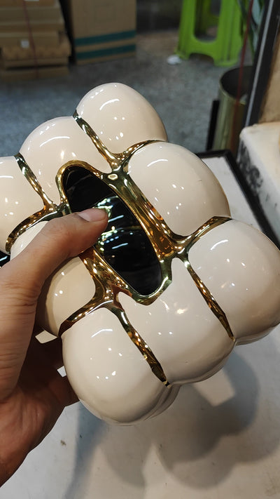 🖤 Luxury Black & Gold ceramic Tissue Box Cover – 7 x 4 inches