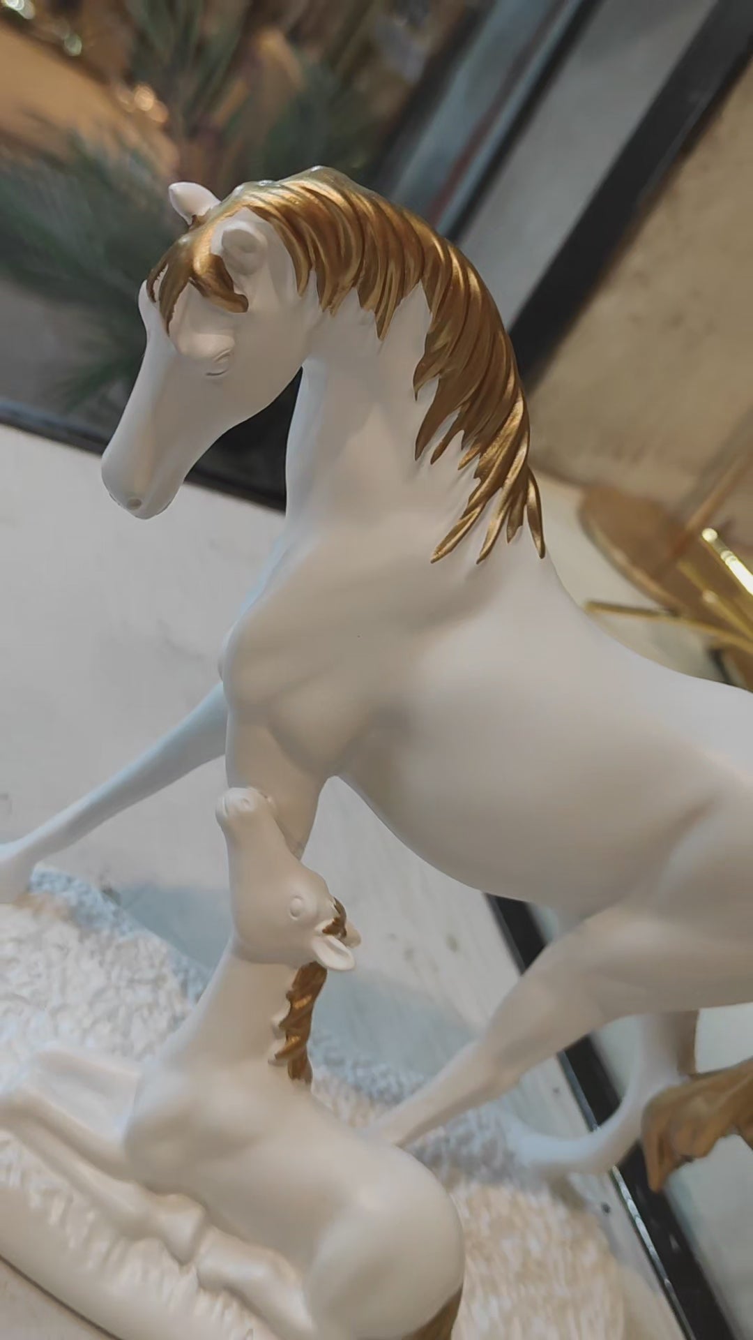 Elegant Mother & Baby Horse Showpiece – Premium Ceramic Decoration (Golden Accents)